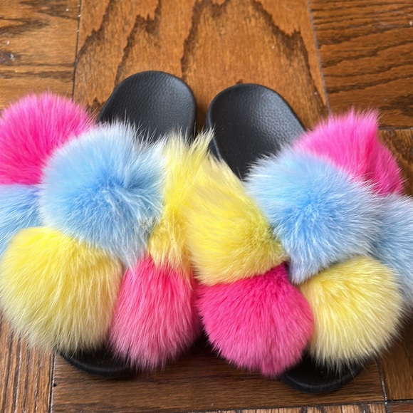 Fur slides shoes size 39 /8 Barbie pink yellow blue - Picture 2 of 13